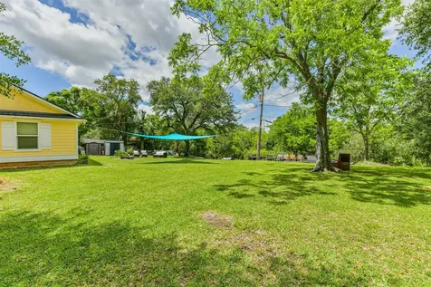 207 Oakridge Drive Hitchcock TX 77563