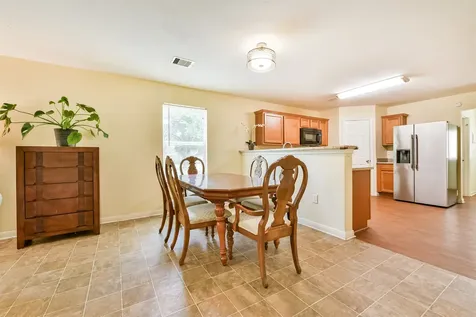 207 Oakridge Drive Hitchcock TX 77563