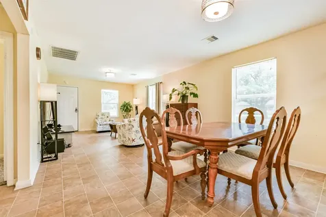 207 Oakridge Drive Hitchcock TX 77563