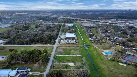 12033 Bedford Street Houston TX 77031