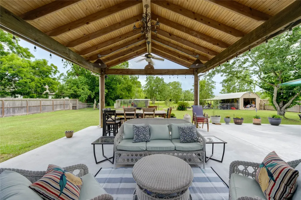 2465 Ryan Drive Alvin TX 77511