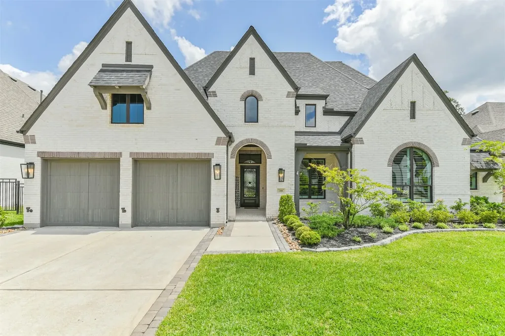 208 N Opulent Drive Montgomery TX 77316