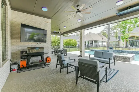 208 N Opulent Drive Montgomery TX 77316