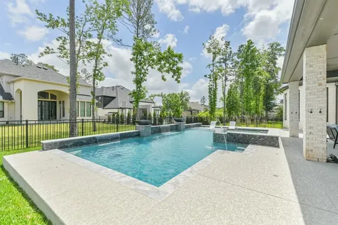 208 N Opulent Drive Montgomery TX 77316