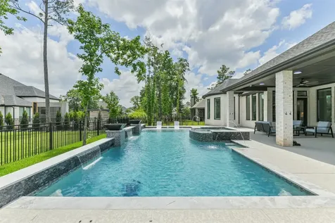 208 N Opulent Drive Montgomery TX 77316