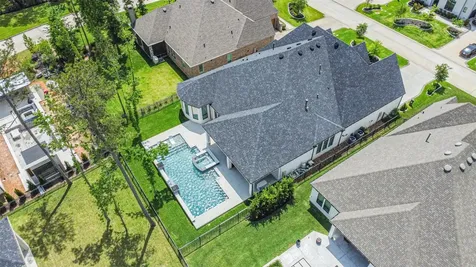 208 N Opulent Drive Montgomery TX 77316