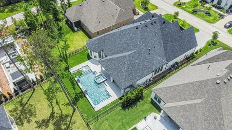 208 N Opulent Drive Montgomery TX 77316
