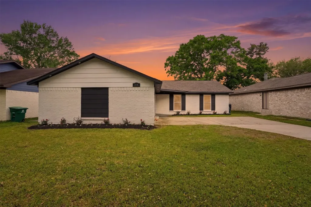 614 Leicester Lane Houston TX 77034