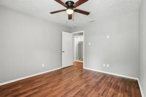 614 Leicester Lane Houston TX 77034