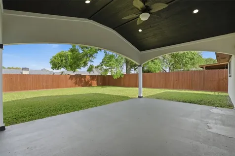 614 Leicester Lane Houston TX 77034