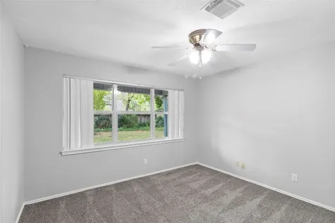 1207 Yorkshire Drive Friendswood TX 77546