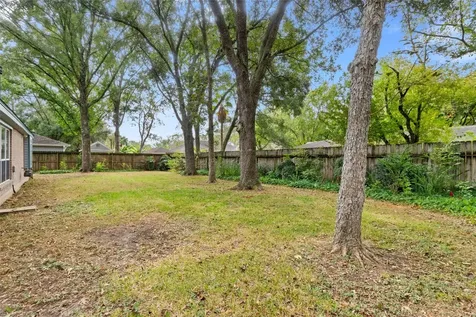 1207 Yorkshire Drive Friendswood TX 77546