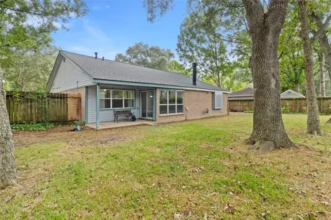 1207 Yorkshire Drive Friendswood TX 77546