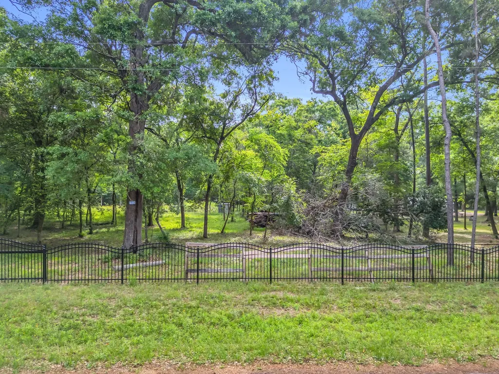 24466 Pine Creek Road Hockley TX 77447