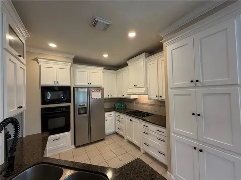 1113 Shadowbend Street Pearland TX 77581