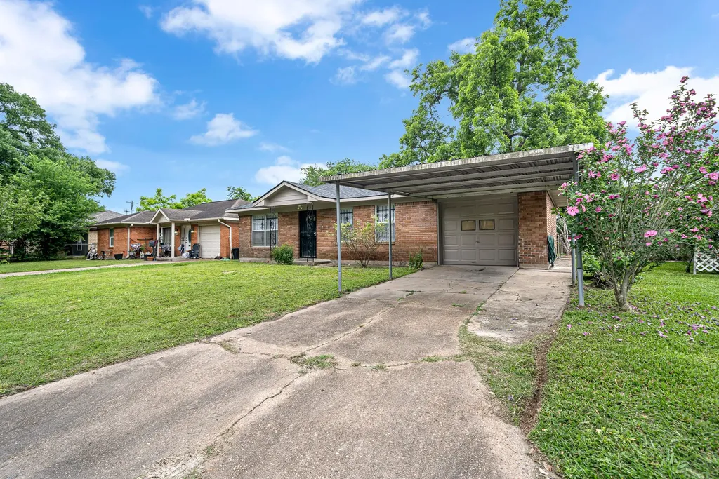 3032 Briarwick Lane Houston TX 77093