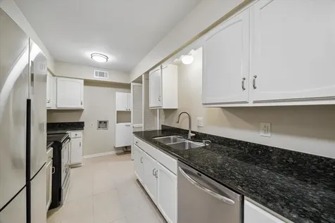 355 N Post Oak Lane 644 Houston TX 77024