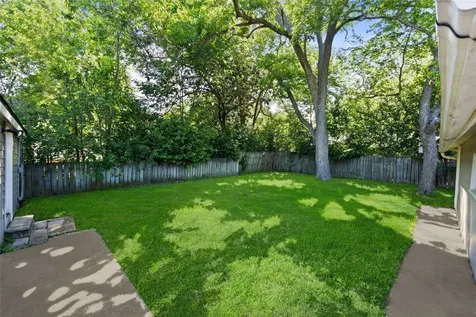 620 S Bell Street Bellville TX 77418