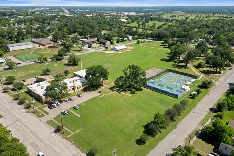 620 S Bell Street Bellville TX 77418