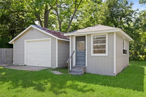 620 S Bell Street Bellville TX 77418