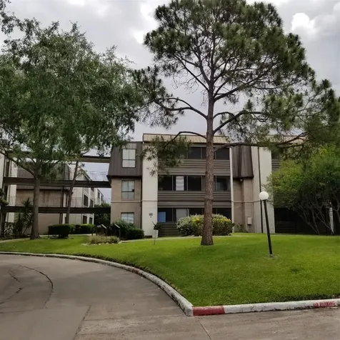 3015 Walnut Bend Lane 33 Houston TX 77042