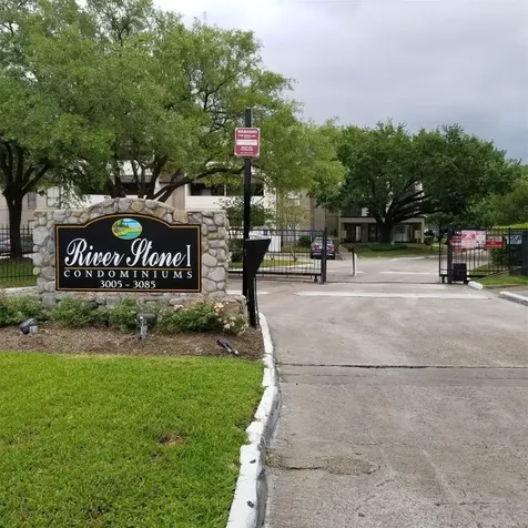 3015 Walnut Bend Lane 33 Houston TX 77042