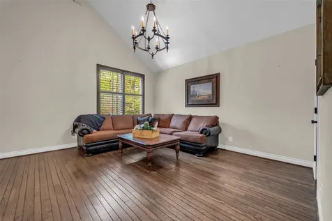 20 Sugarberry Circle Houston TX 77024