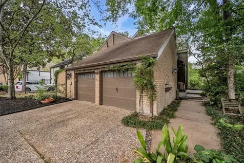 20 Sugarberry Circle Houston TX 77024