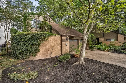 20 Sugarberry Circle Houston TX 77024