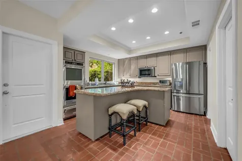 20 Sugarberry Circle Houston TX 77024