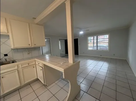 613 Pacific Street 1 Houston TX 77006