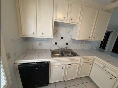 613 Pacific Street 1 Houston TX 77006
