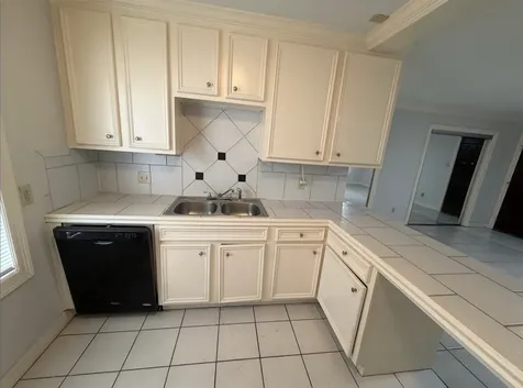 613 Pacific Street 1 Houston TX 77006