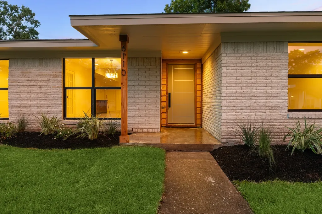 6110 Yarwell Drive Houston TX 77096