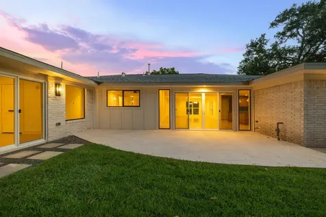 6110 Yarwell Drive Houston TX 77096