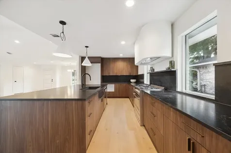 6110 Yarwell Drive Houston TX 77096