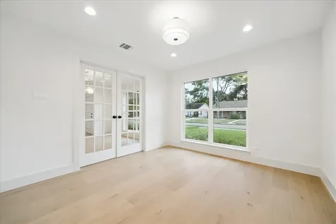 6110 Yarwell Drive Houston TX 77096
