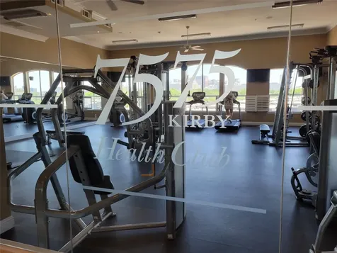 7575 Kirby Drive 1211 Houston TX 77030