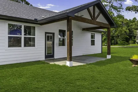 141 Summer Place Livingston TX 77351