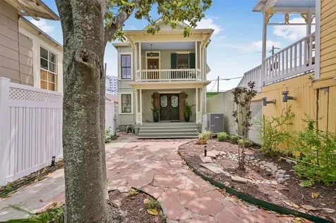 611 Church Street Galveston TX 77550