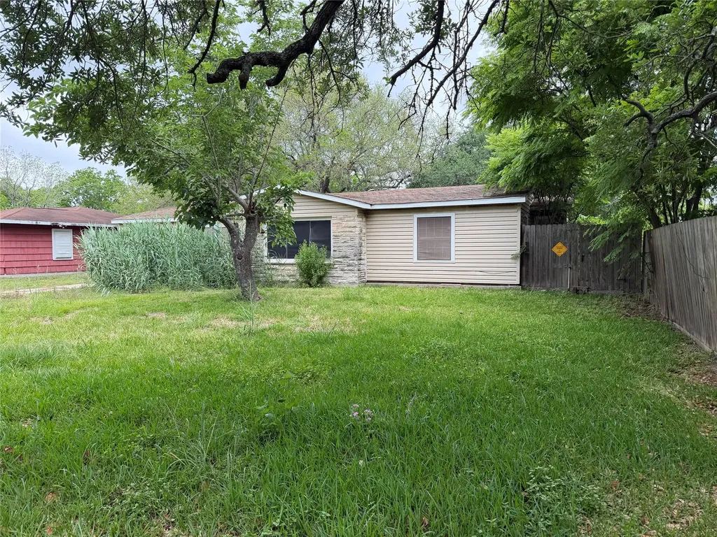 1110 18th Avenue N Texas City TX 77590