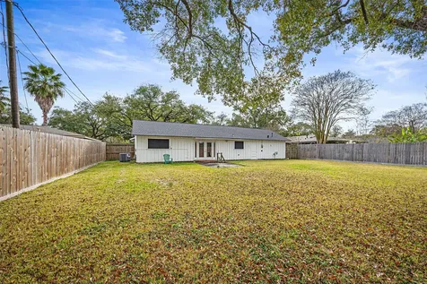 10319 Old Orchard Road La Porte TX 77571