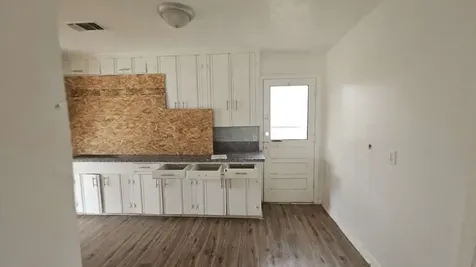 121 W Riverwood Drive Houston TX 77076