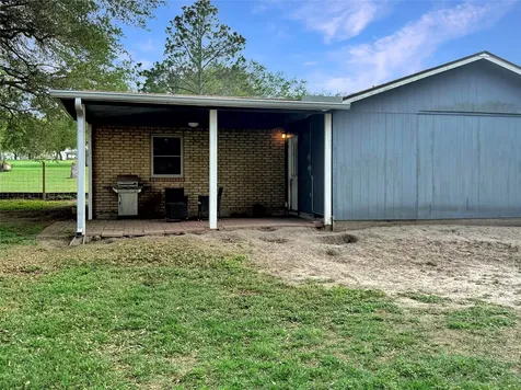 821 S Mill Street Flatonia TX 78941