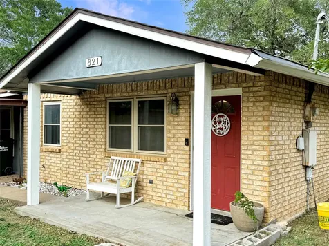 821 S Mill Street Flatonia TX 78941