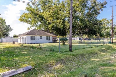 9010 Wheatley Street Houston TX 77088