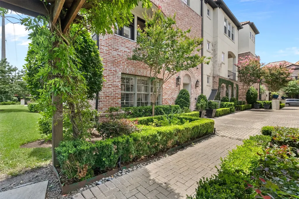 1156 Mosaico Lane Houston TX 77055
