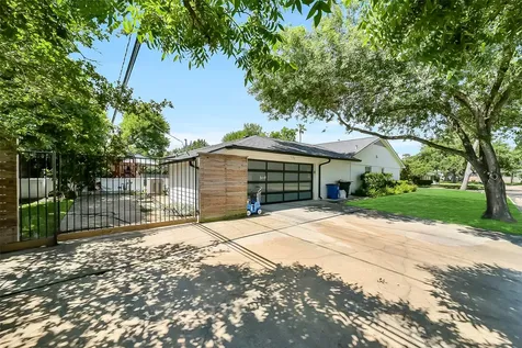 2503 Stoney Brook Drive Houston TX 77063