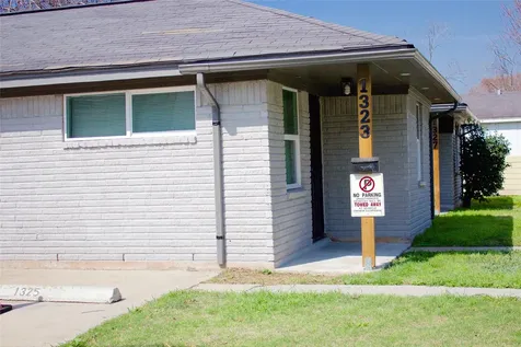 1323 E 32nd 1/2 Street Houston TX 77022