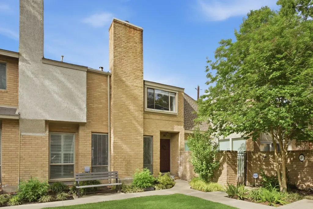 12625 Memorial Drive 51 Houston TX 77024